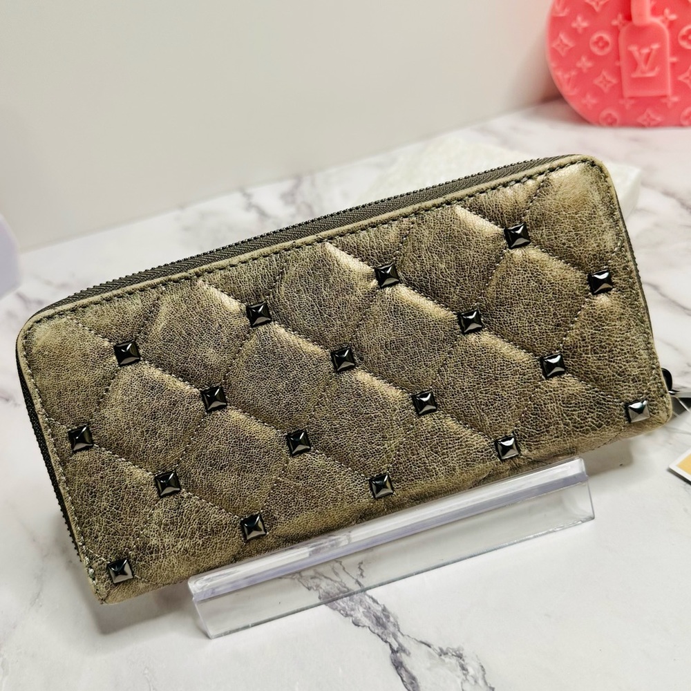 NEW! Michael Kors Distressed Quilted Dark Gray Nickel Leather & Stud Long Wallet - Picture 7 of 14